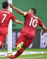  里昂女足四连冠创历史新纪录  