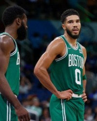  塔图姆35分绿军横扫猛龙  