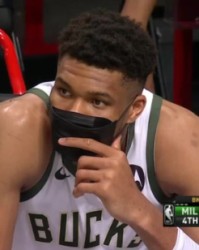  开拓者利拉德60分创队史新纪录