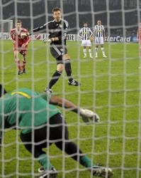  国际米兰主场逆转战胜尤文图斯  