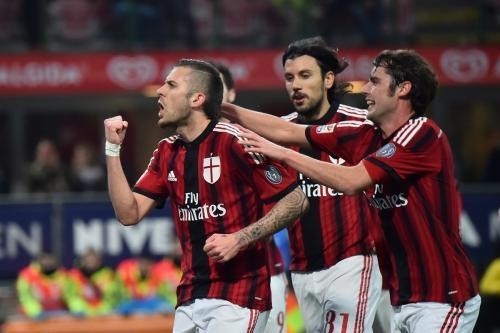  AC米兰青春风暴掀翻领头羊  