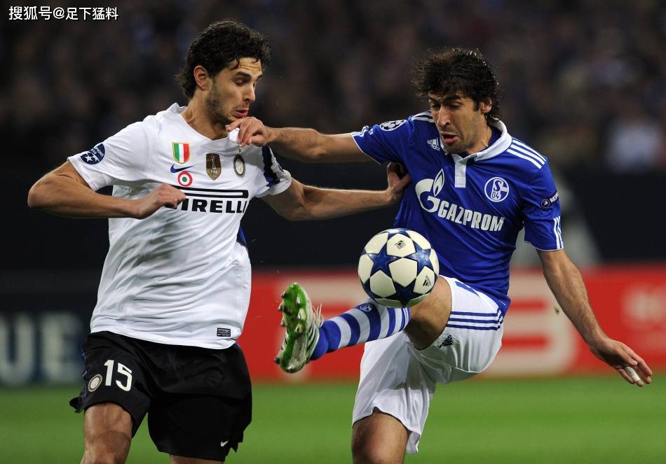  沙尔克04深陷降级泥潭，急需调整摆脱垫底困境  