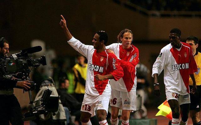  兰斯前锋把握单刀机会，冷静推射助球队险胜摩纳哥队